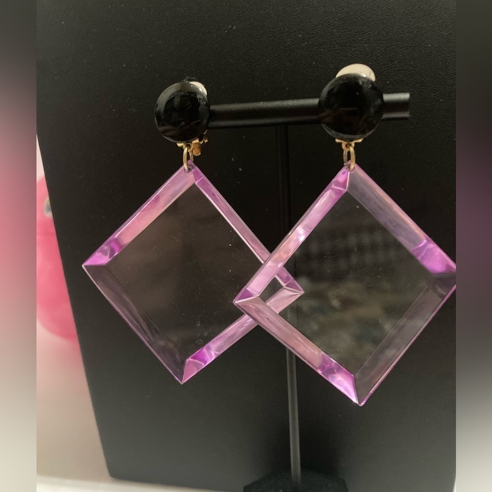 Vintage light Purple Acrylic Clip On Earrings - Picture 2 of 5